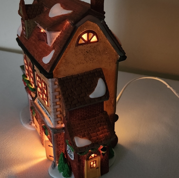 Vintage Retired 1994 Department 56 Handpainted Porcelain Lighted Hather Harness - Picture 4 of 12